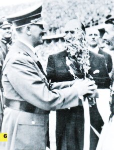 90 lindbergh bij hitler op de OS van 1936