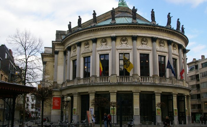 190 jaar geleden: opening Bourlaschouwburg (Antwerpen)
