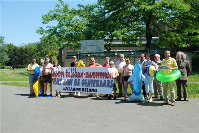 Vijftien jaar geleden: een zwembad op zaterdagnamiddag enkel voor een&nbsp;vzw?