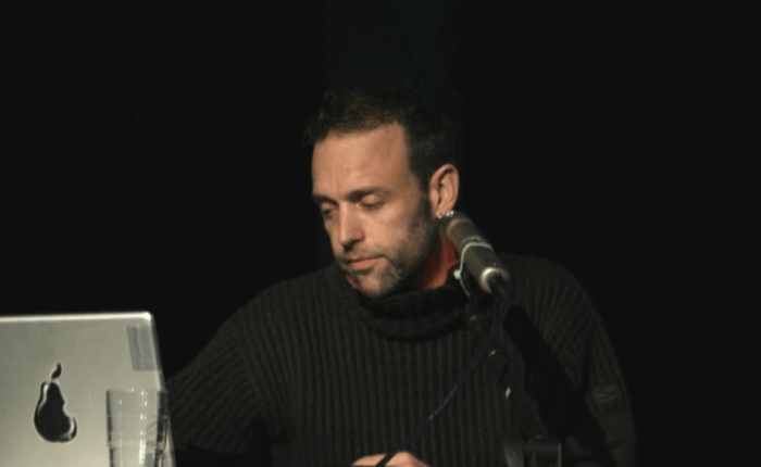 25 jaar geleden: Johan Grimonprez in het&nbsp;SMAK