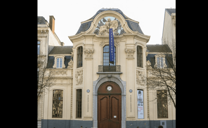 25 jaar geleden: de Handelsbeurs op de Kouter&nbsp;gered