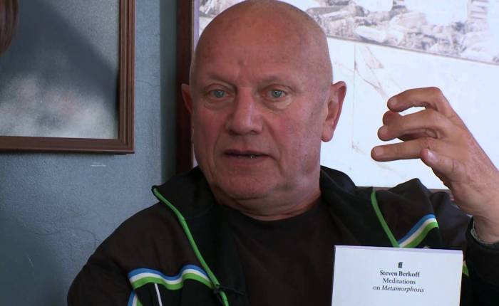 Steven Berkoff wordt 85…