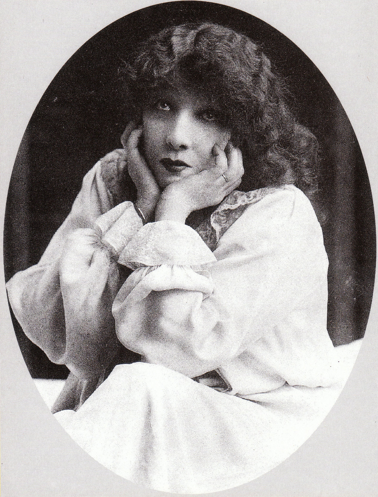02-sarah-bernhardt