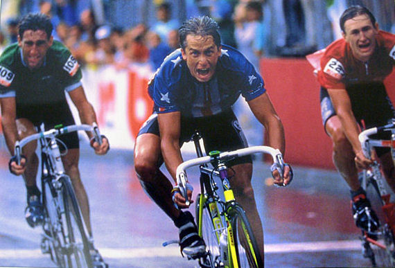 35 years ago: the Stars and Stripes waving in harmony with the Hammer and&nbsp;Sickle