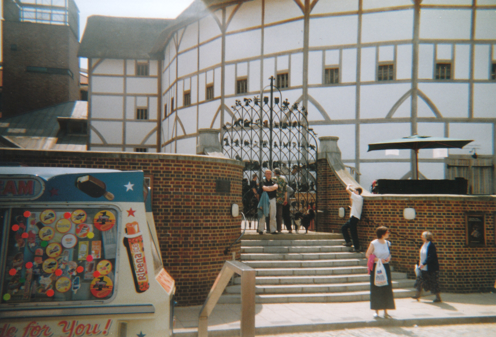 02 Globe Theatre