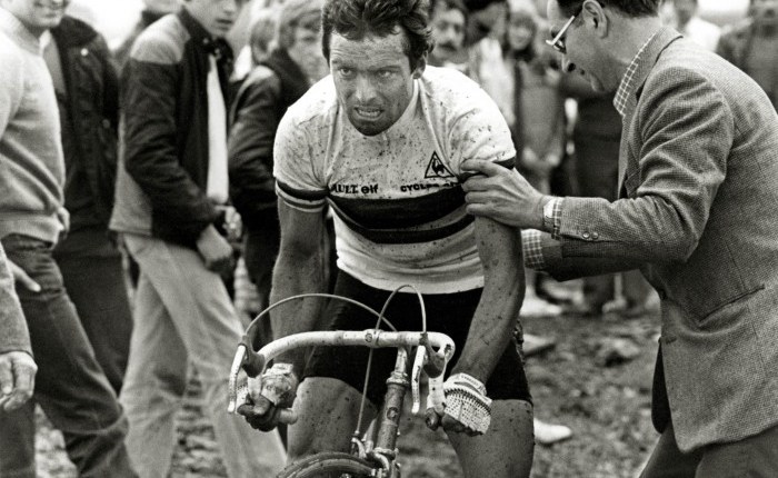 Veertig jaar geleden: Bernard Hinault wint Parijs-Roubaix