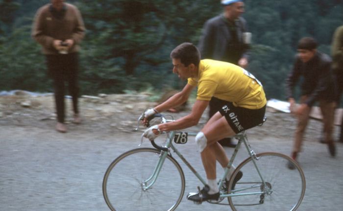 Zestig jaar geleden: Tom Simpson is de eerste Britse&nbsp;geletruidrager