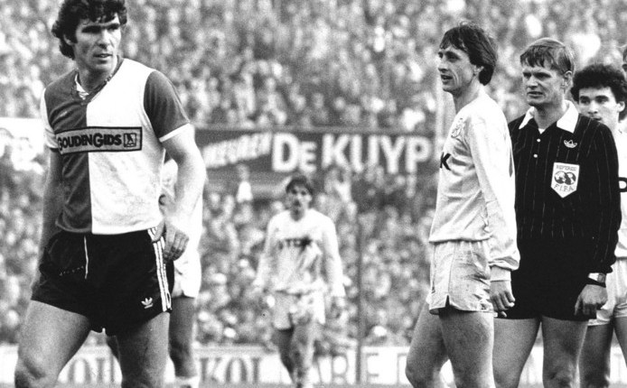 Vijftig jaar geleden: gele kaart ingevoerd in&nbsp;Nederland