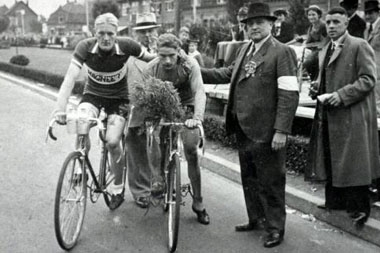 Guus Saes (1920-1944)