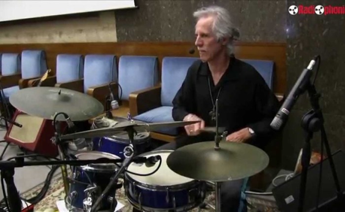 John Densmore wordt&nbsp;tachtig…