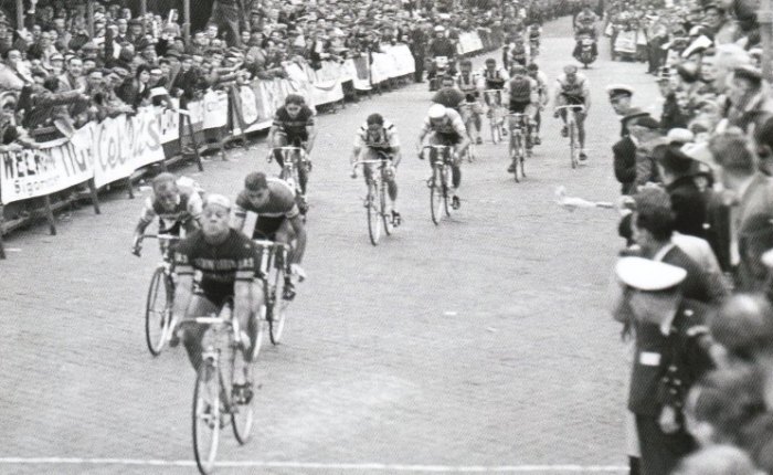 65 jaar geleden: Tuur Decabooter wint de&nbsp;RVV