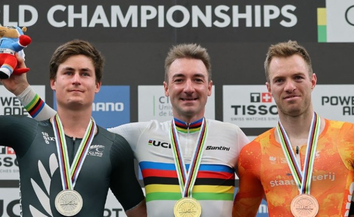 Elia Viviani neemt afscheid met wereldtitel…