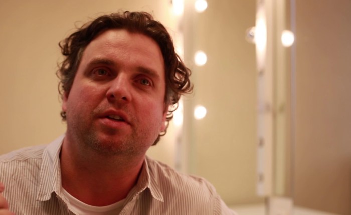 Toneelstuk over… Ronny De&nbsp;Schepper!