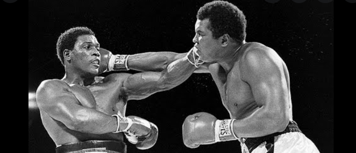 Veertig jaar geleden: Mohammed Ali houdt het voor&nbsp;bekeken