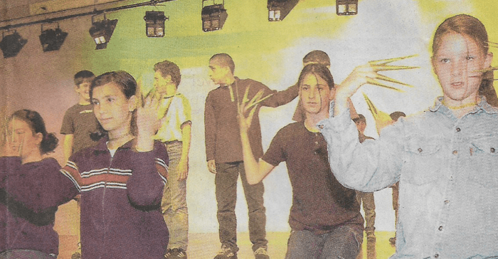 25 jaar geleden: kinderen showen&nbsp;bankbiljetten