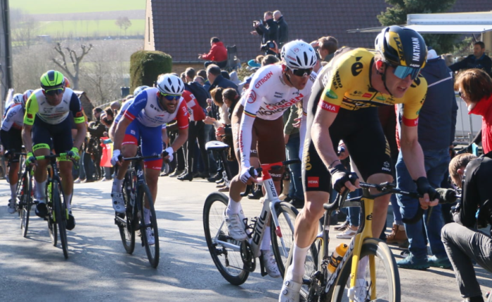 Nathan Van Hooydonck gaat uit de&nbsp;bocht…