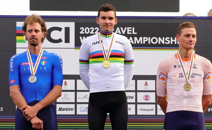 Gianni Vermeersch wint het eerste wk gravel