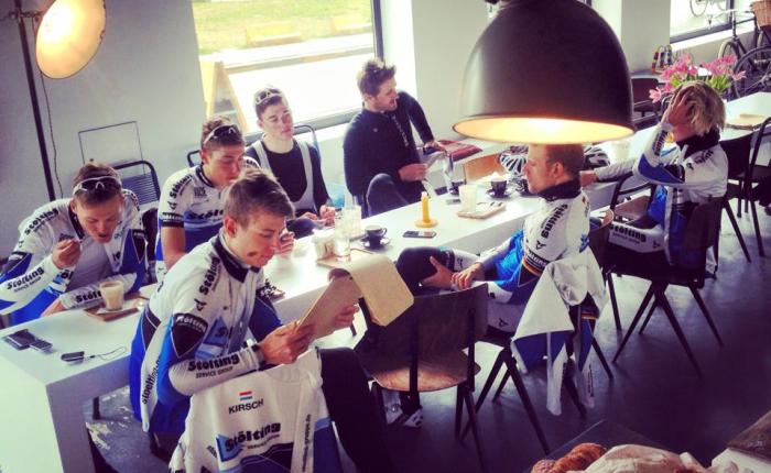 Tien jaar geleden: de Stölting-ploeg bij Bar&nbsp;Bidon