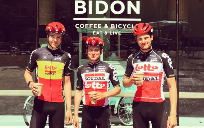 Vijf jaar geleden: een deel van Lotto-Soudal bij Bar Bidon