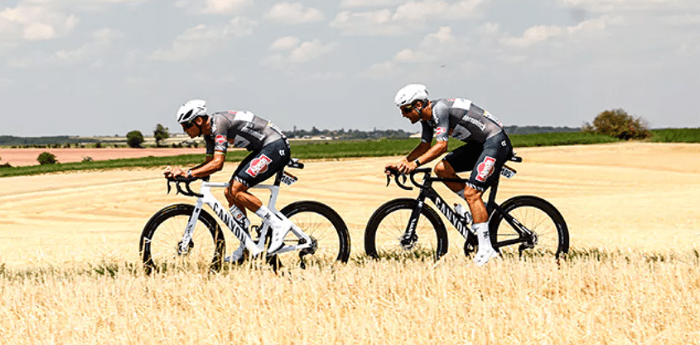 Jonas Rickaert op het podium van de Tour de France