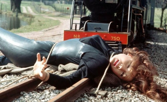 Zestig jaar geleden: Diana Rigg in trouble